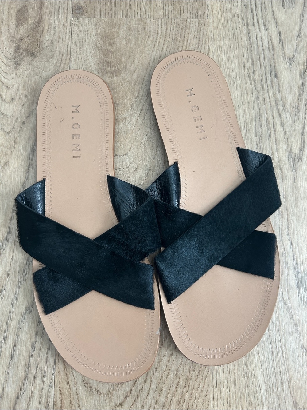 M. Gemi Black Cowhide Leather Cross-Strap Slide Sandals Size EU 38.5‎ US 7.5 EUC